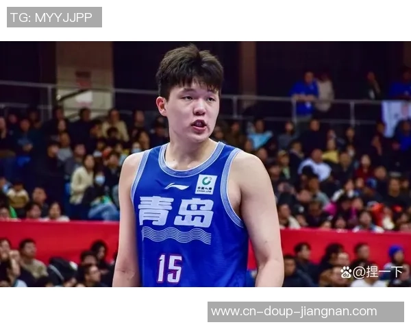 清晨1点睡着4点赶飞机，杨瀚森出战35分钟拿下20分7篮板